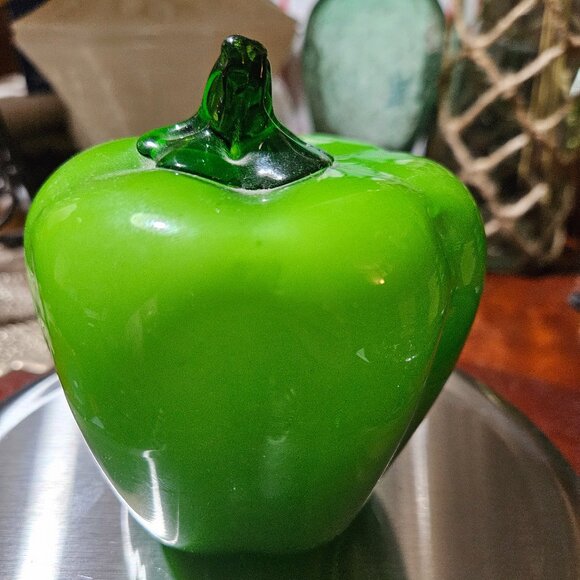 Glass Bell Pepper - Picture 1 of 1